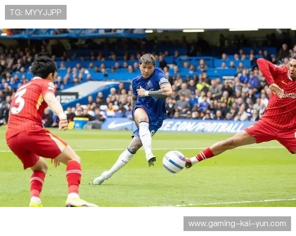 切尔西右路突破连连撬开空间 切尔西右路突破连连撬开空间