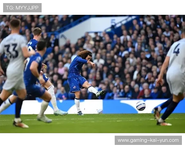 切尔西边路压迫赢得宝贵角球，策略背后的深意